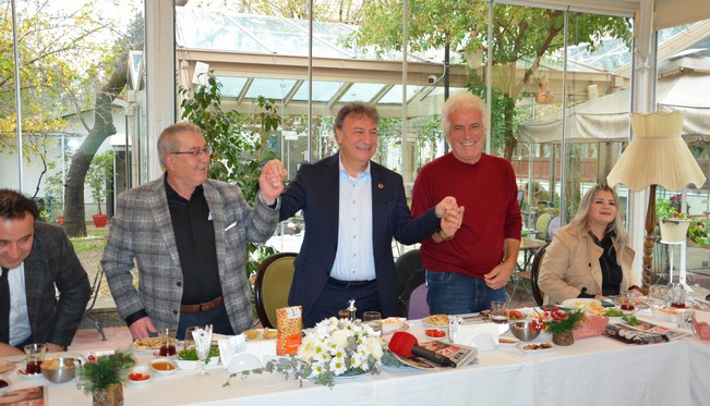 SATARAK DEĞİL ALARAK BÜYÜYEN BELEDİYE: "BORNOVA"