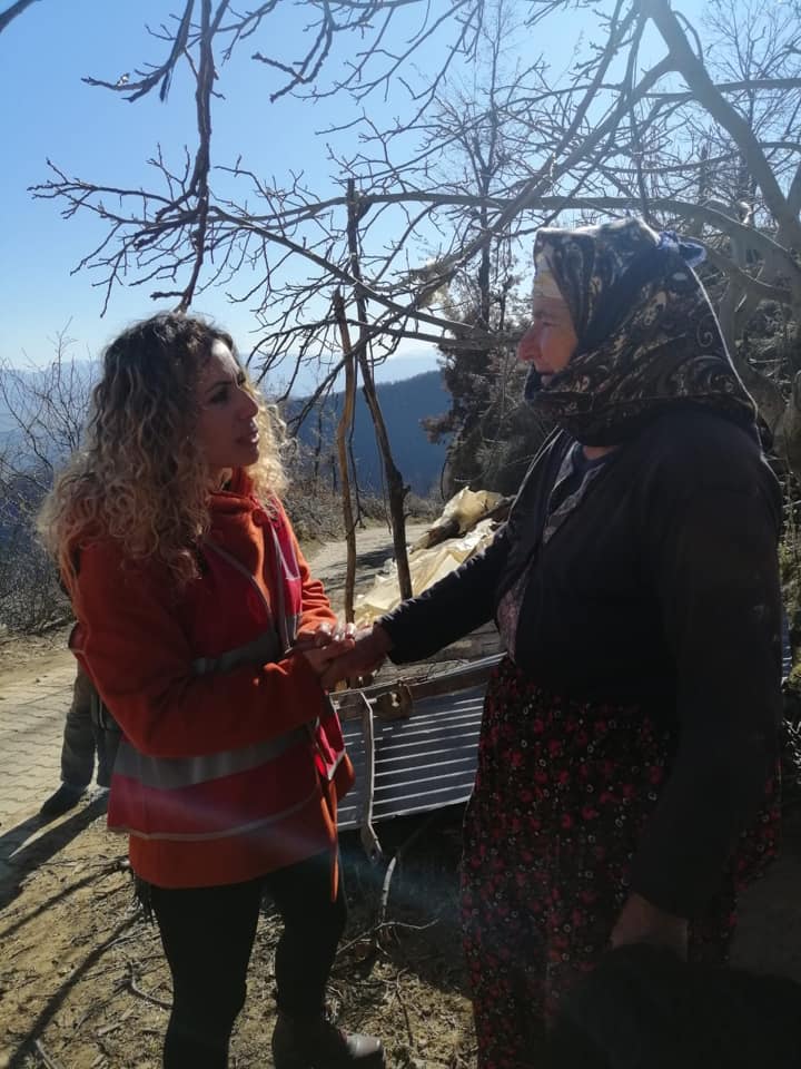 Aşkla İzmir Gençlik gönüllülerinden 'Kiraz' çıkartması