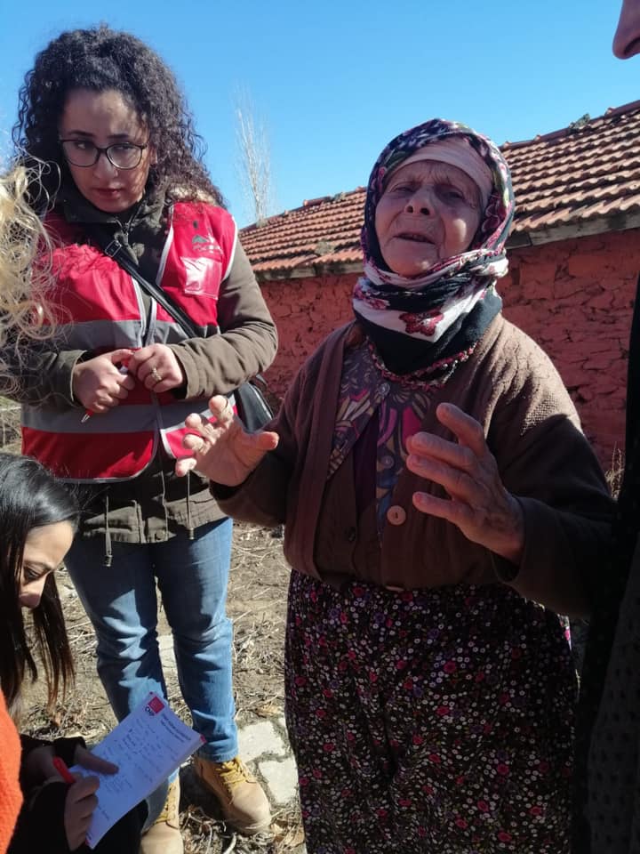 Aşkla İzmir Gençlik gönüllülerinden 'Kiraz' çıkartması
