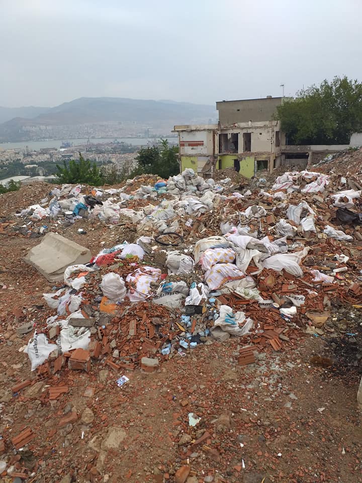 Kadifekale'de çöp manzarası!