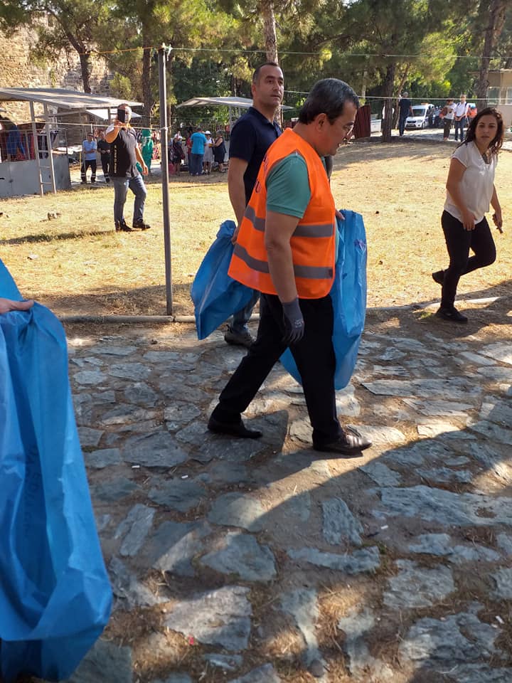 Kadifekale'de çöp manzarası!