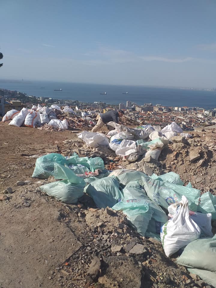 Kadifekale'de çöp manzarası!