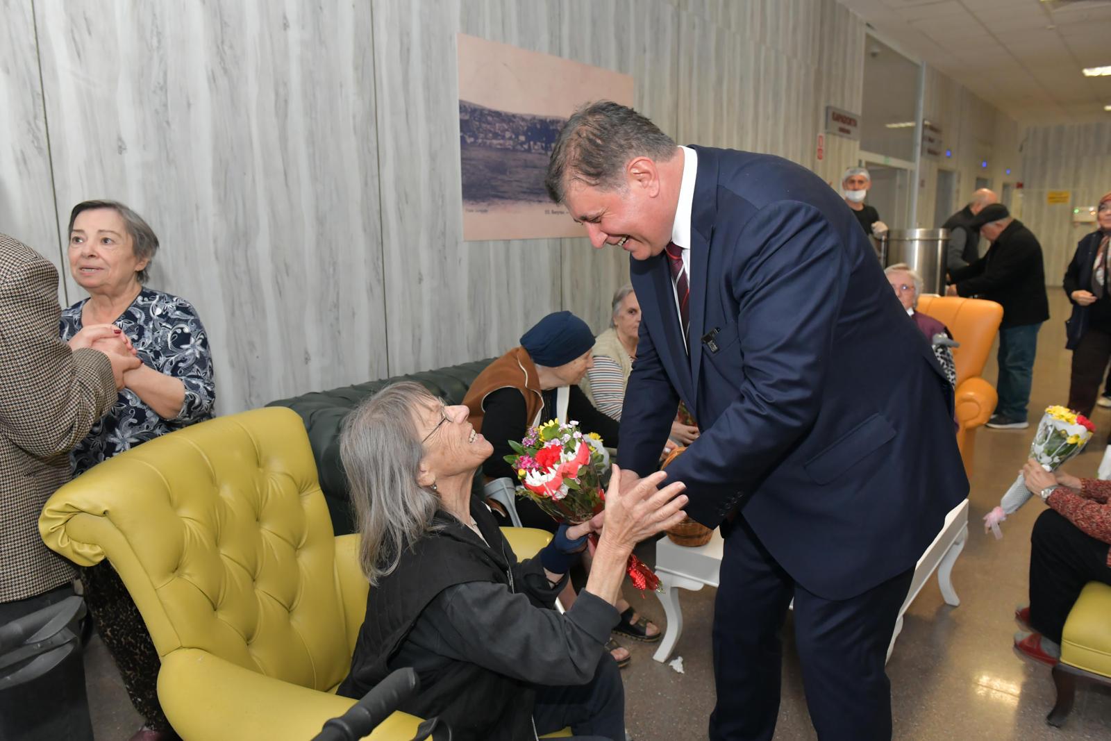 Başkan Tugay, genç iş insanlarına projelerini anlattı