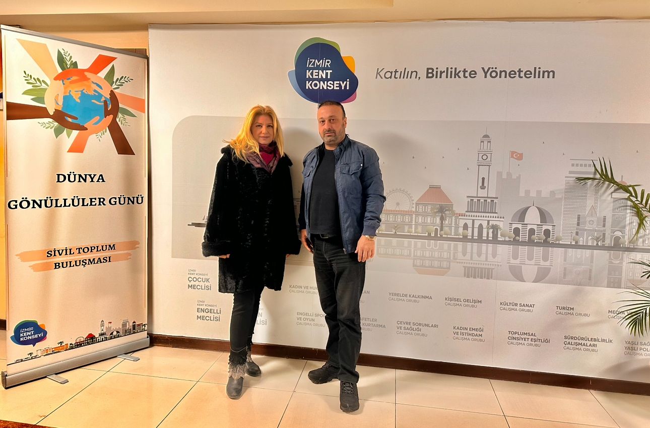 İzmir Kent Konseyi'nde İZMİRTUMED Komisyonu Üyesi Sayın Bedri Yalçın'ın Uyuşturucuyla Mücadele ve Eğitim Sunumu