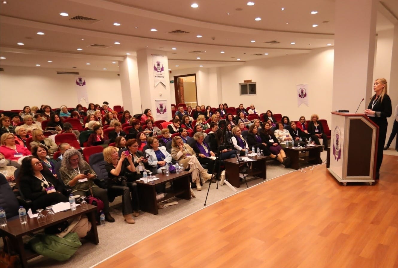 14. EGE KADIN BULUŞMASI DENİZLİ'DE TOPLANDI!