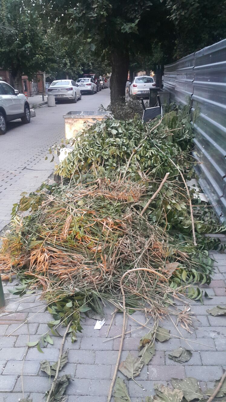 Karşıyaka’da Yürümek İmkansız