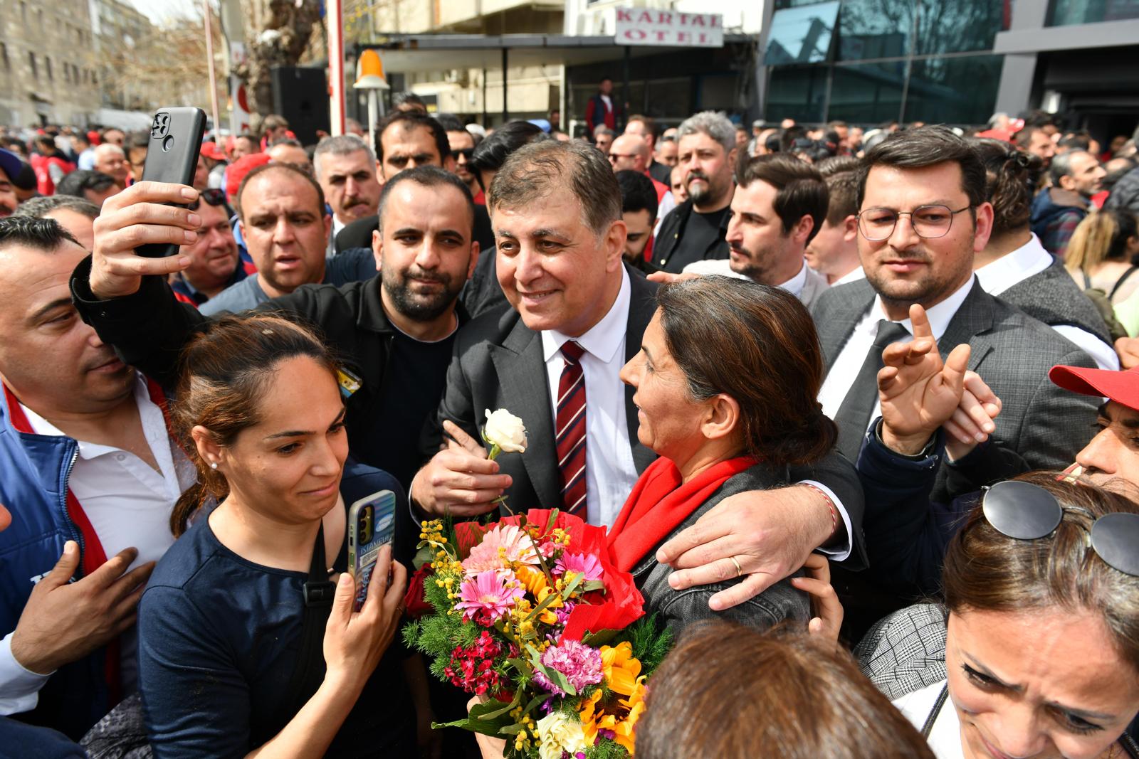 DİSK Genel-İş Sendikası, Başkan Tugay'ı desteklediğini açıkladı