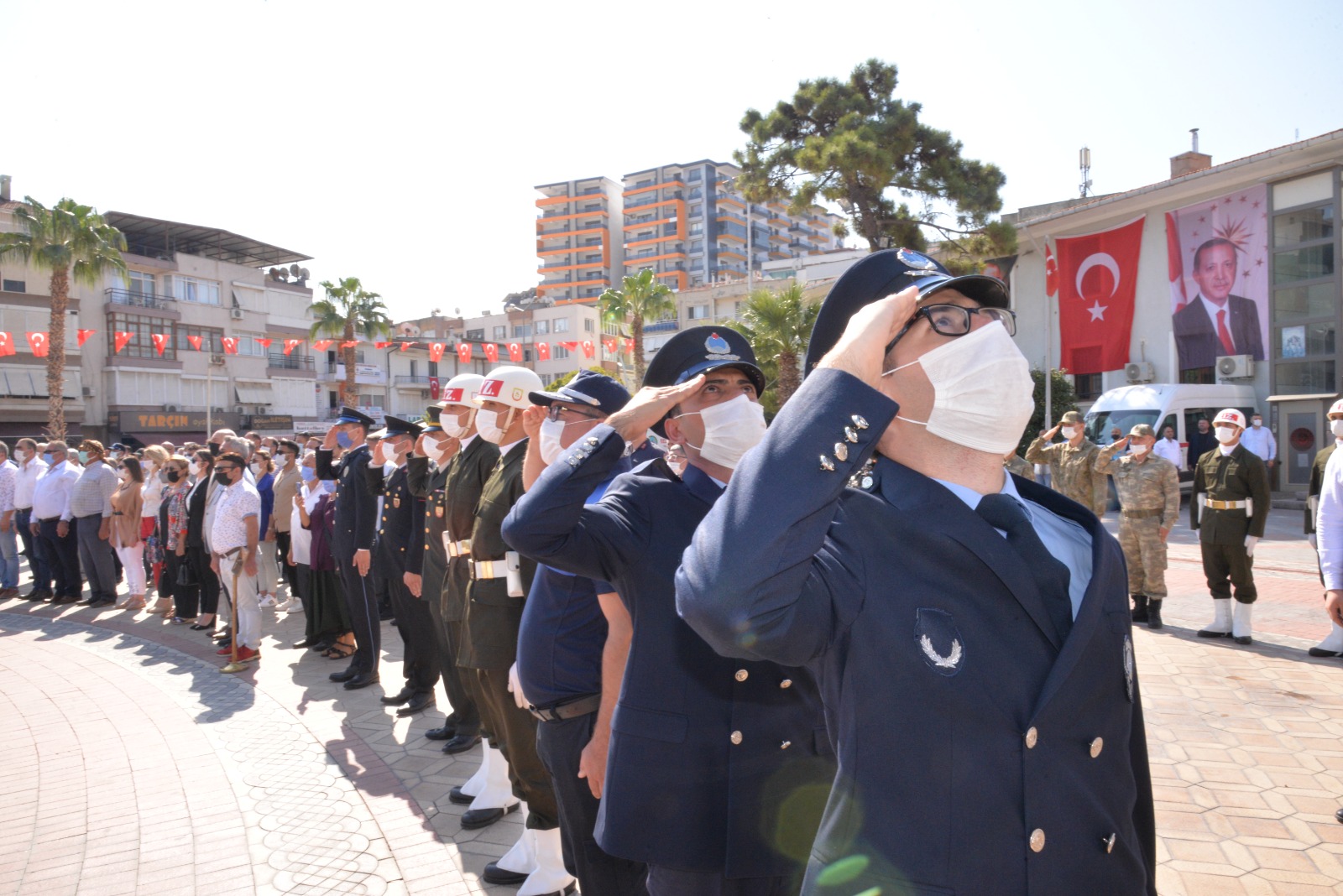 MENEMEN’İN KURTULUŞ GÜNÜ SADE BİR TÖRENLE KUTLANDI