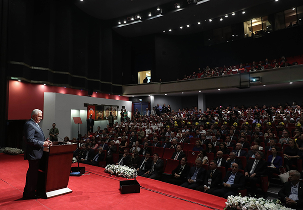 Yıldırım yerleşkeyi açtı, CHP'li Başkan'a teşekkür etti