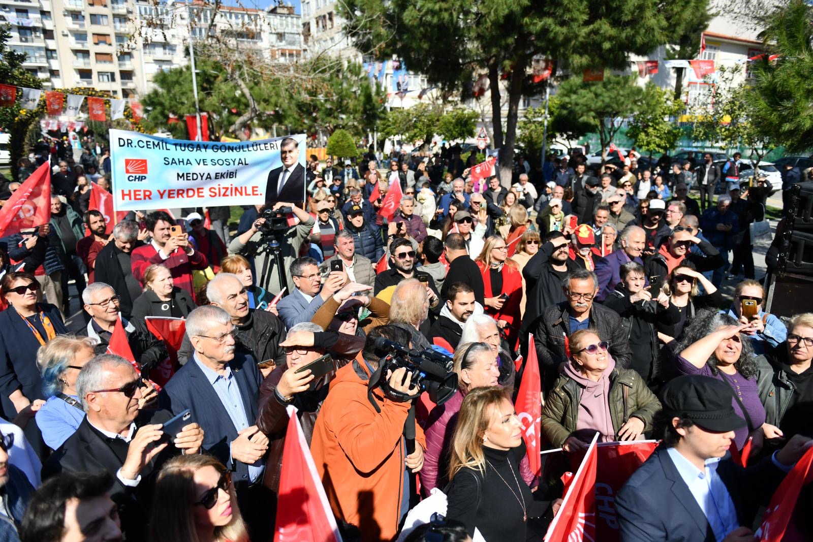 Başkan Cemil Tugay: 10 yıldır bir metre metro yapmadınız