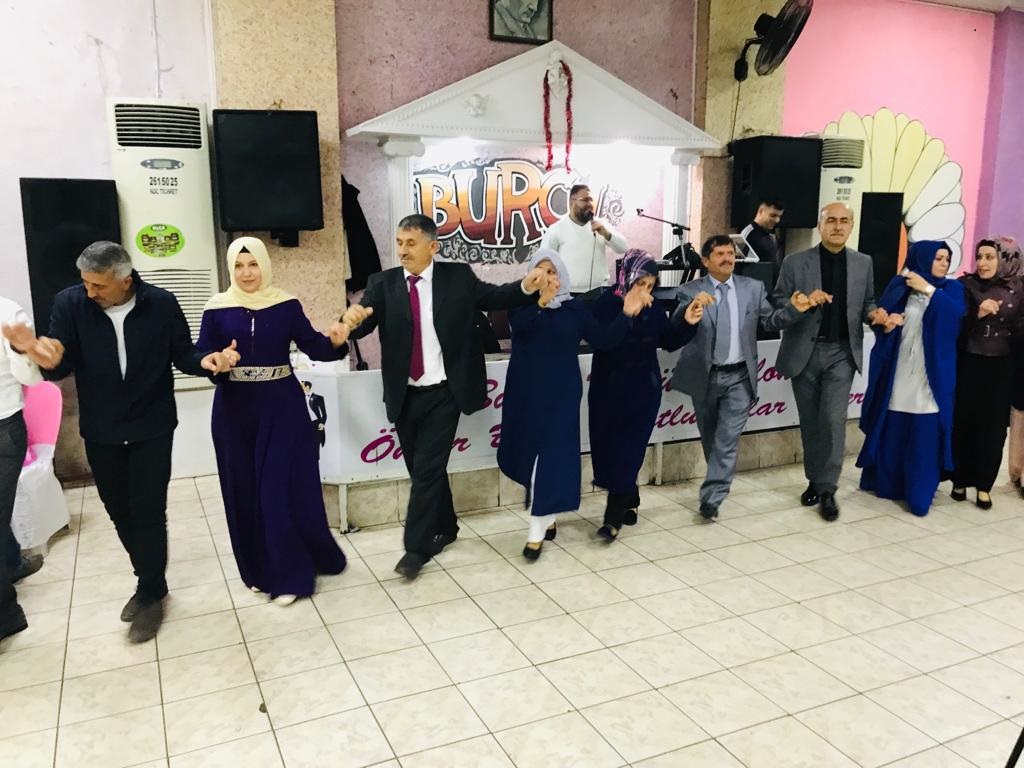 Esin & Rıfat çifti gerçekleştirilen merasimle nişanlandı!