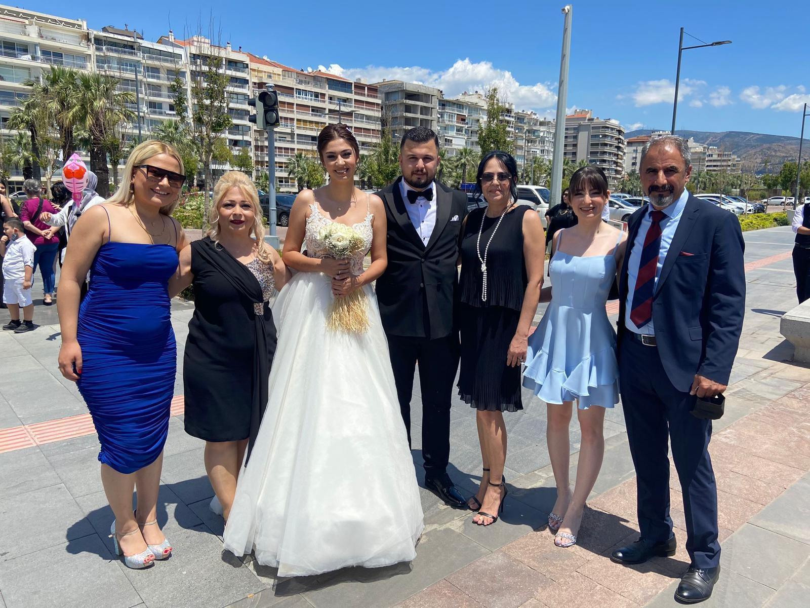 DÜNYAEVİNE GİRDİLER