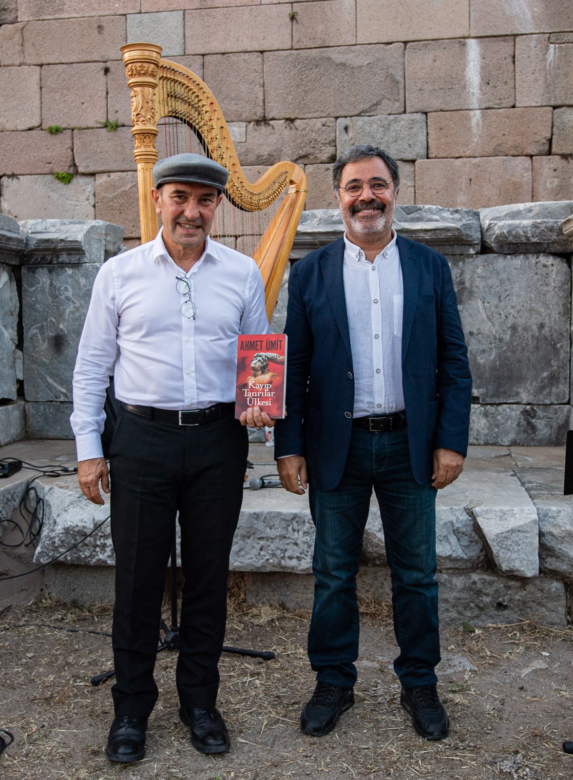 Ahmet Ümit’in son kitabı Pergamon Antik Kenti’nde tanıtıldı