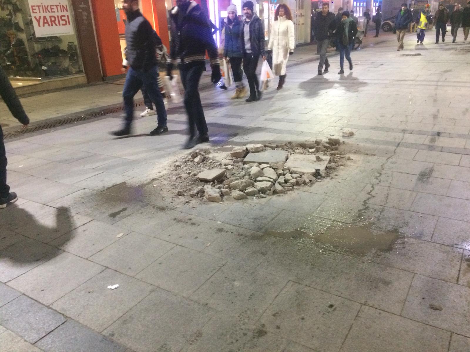 KARŞIYAKA ÇARŞI YENİ YILA HAZIR!