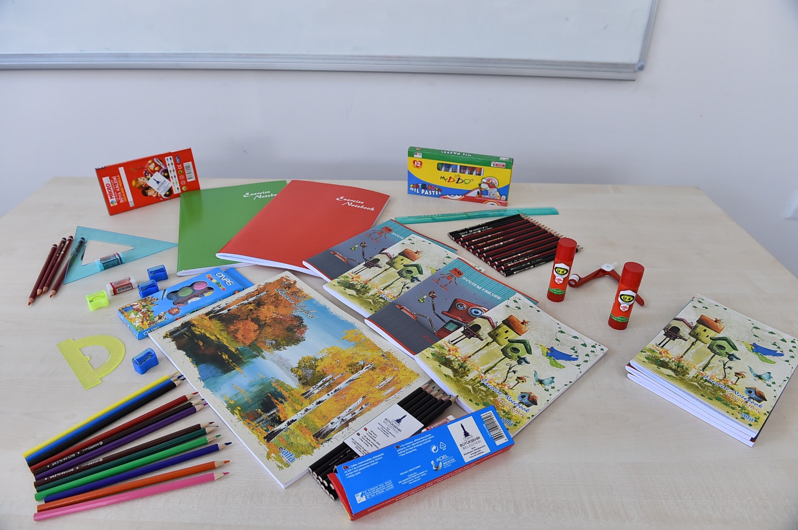 İzmir Büyükşehir Belediyesi’nden 20 bin öğrenciye destek