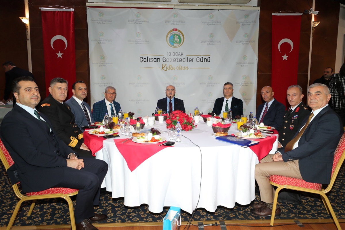 VALİ KÖŞGER: "MEDYA DEMOKRASİNİN VAZGEÇİLMEZİ"