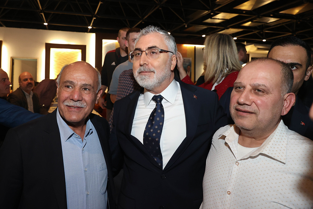 Bakan Işıkhan İzmir'de Mardinlilerle buluştu