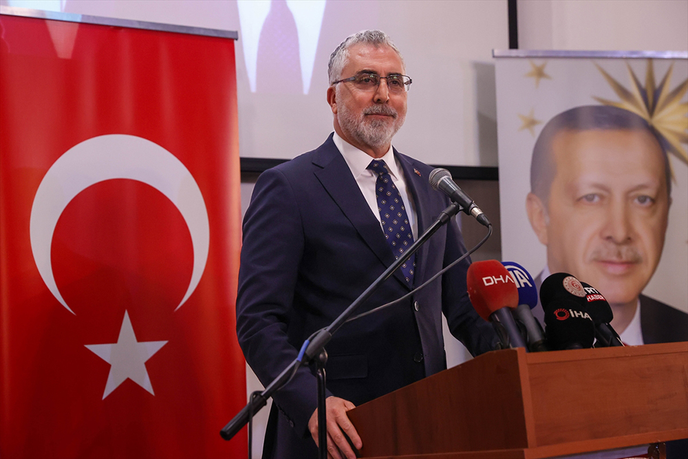 Bakan Işıkhan İzmir'de Mardinlilerle buluştu