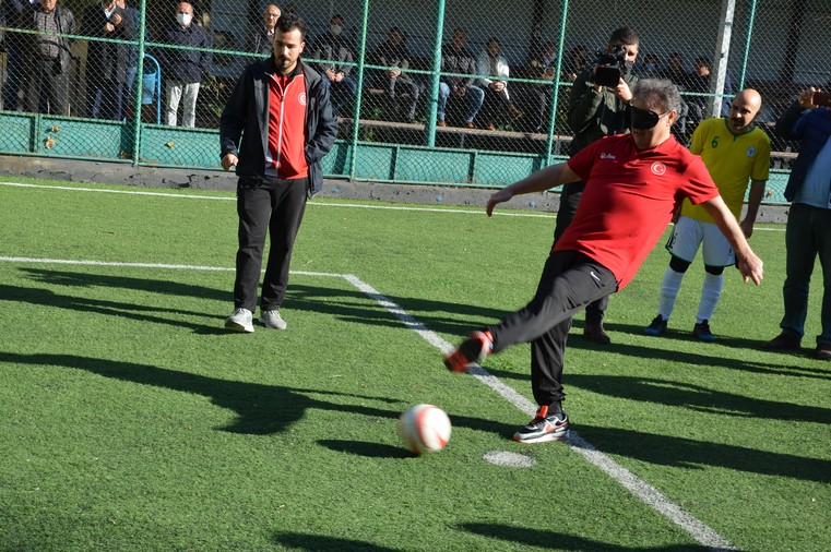 Dünya Engelliler Günü'nde dostluk kazandı
