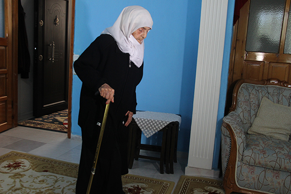 106 yaşındaki Fadime Nine, her Ramazan aksatmadan orucunu tutuyor