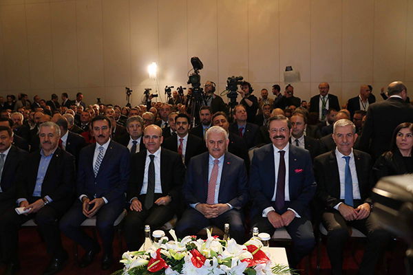 Başbakan Yıldırım: “Türkiye yandı bitti diyenler mosmor oldu”