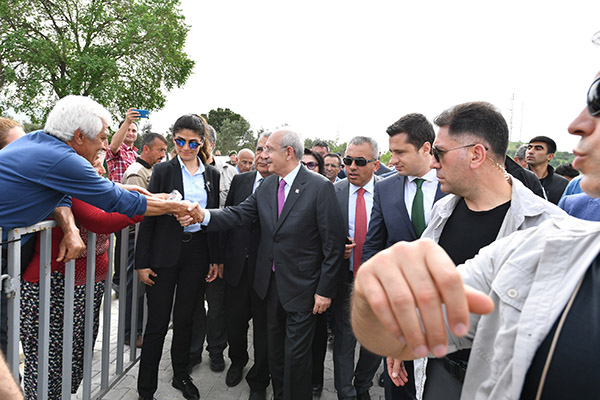 Kılıçdaroğlu, UEFA standartlarındaki Tire Stadını törenle açtı