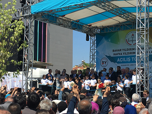 "Hainlerin tepelerine çöküp derslerini vermeyi biliriz"