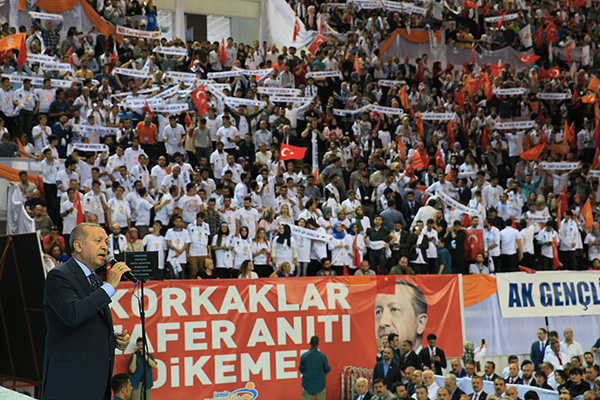 "Rekor bir oyla siyaset tarihine geçeceğiz"