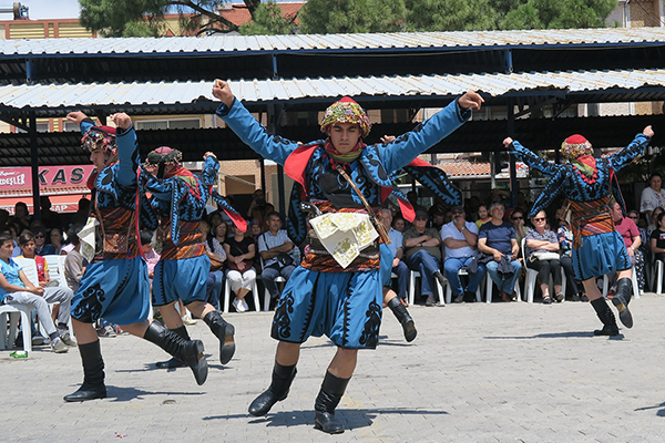 Foça Bağarası’nda Bahar Şenliği