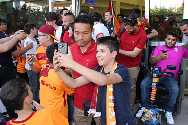 Galatasaray şampiyon gibi karşılandı