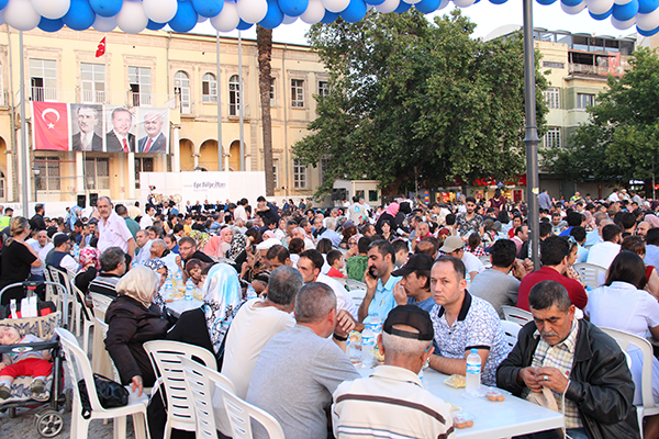 TÜMSİAD’tan 2 bin kişilik iftar yemeği