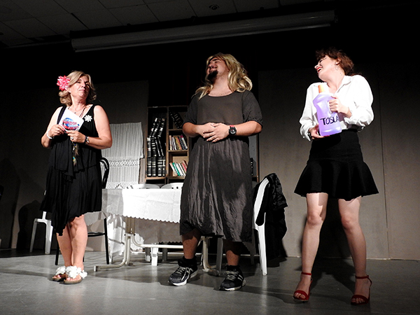 Çeşme'de tiyatro keyfi