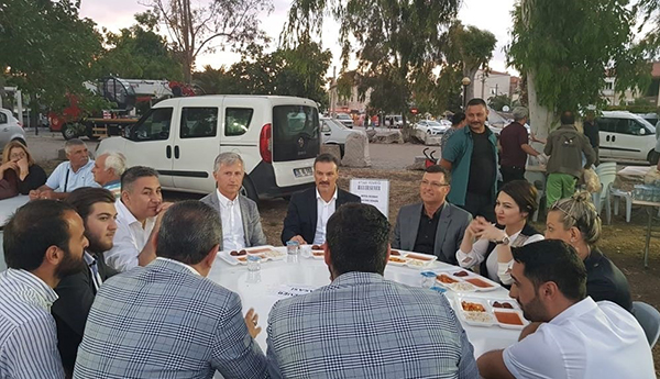 Alpay Özalan’dan Foça çıkarması