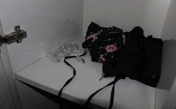 Video kliplerinde uyuşturucuya özendirmekten yakalandılar