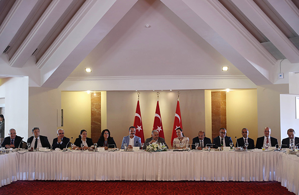 Salih Erkek Yazdı...