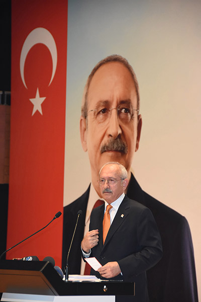 Kılıçdaroğlu, toplumun kanaat önderleri ile buluştu