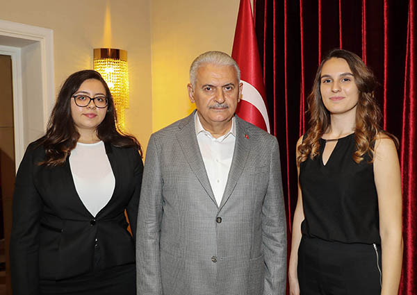 Başbakan Avrupa Birincisi gençlerle buluştu