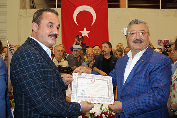 AK Parti'li vekiller mazbatalarını aldı