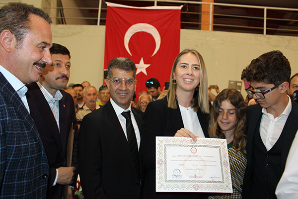 AK Parti'li vekiller mazbatalarını aldı