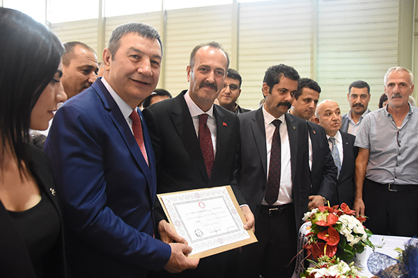 MHP'li vekiller mazbatalarını aldı