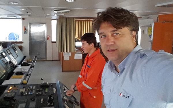 50 yaşındaki Gökhan kaptan hukuktan mezun oldu