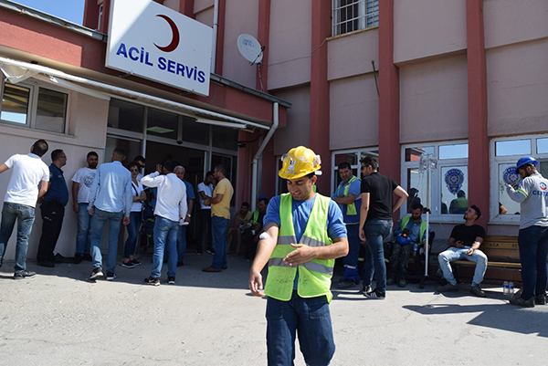 İşçiler akın akın hastaneye gidiyor, sayı artıyor