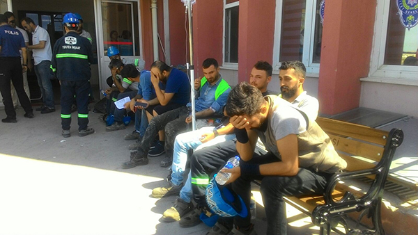 İşçiler akın akın hastaneye gidiyor, sayı artıyor