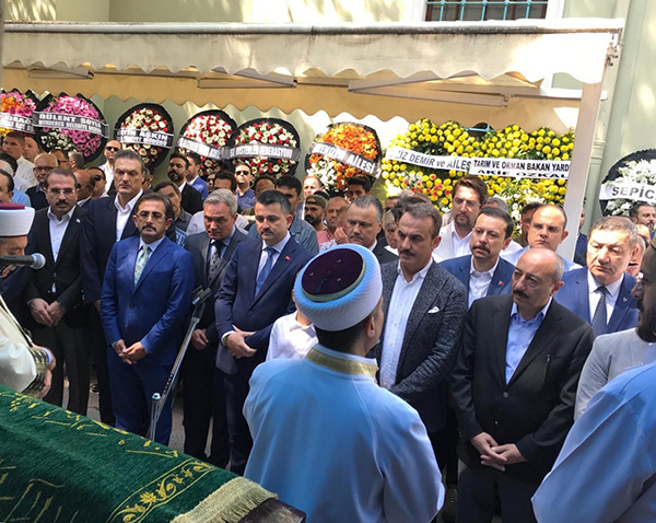Bakan Pakdemirli'nin Kayınpederi Son Yolculuğuna Uğurlandı