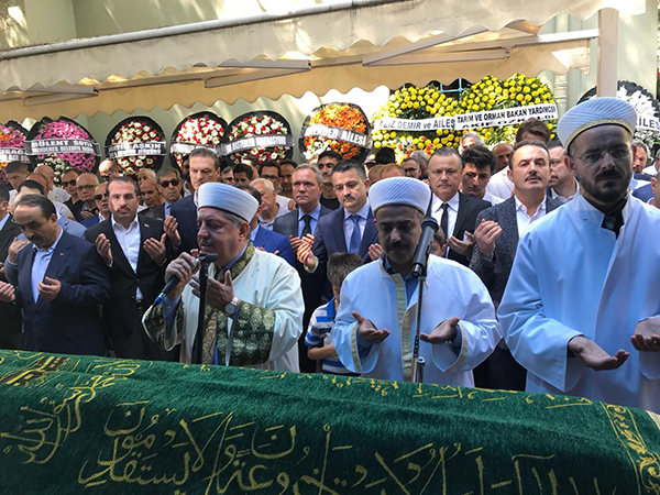 Bakan Pakdemirli'nin Kayınpederi Son Yolculuğuna Uğurlandı