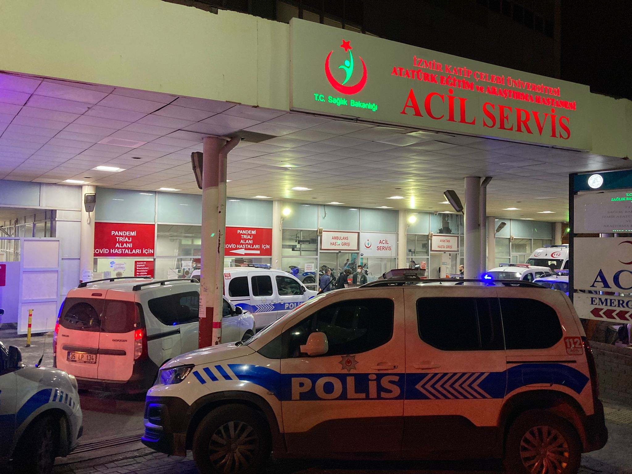 Saldırganlar dehşet saçtı: 1 polis ve 7 ESHOT personeli bıçaklandı