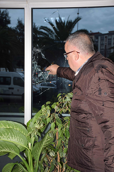 Sabıkası yüzünden taksici olamayan adam dehşet saçtı