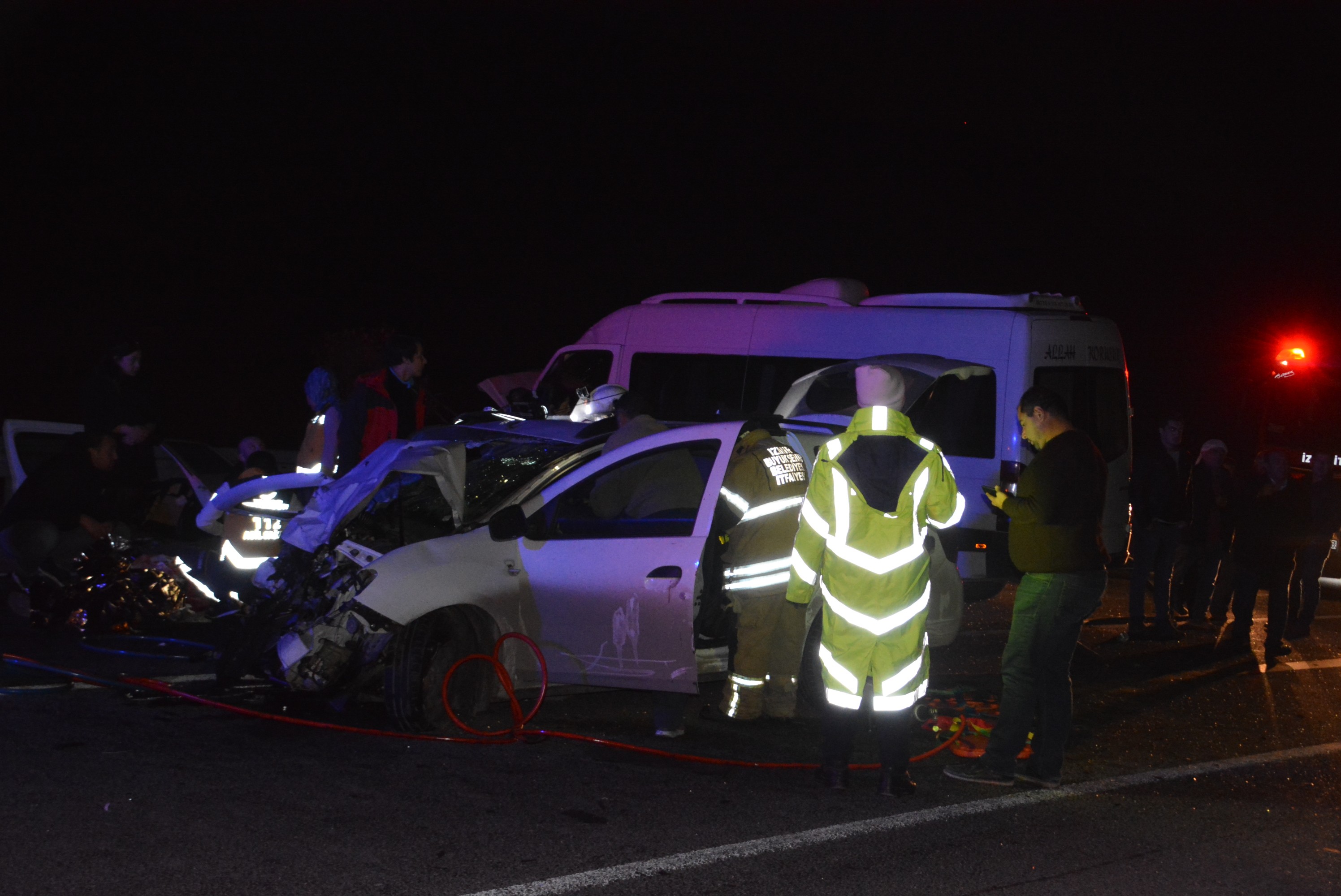 4 aracın karıştığı zincirleme trafik kazasında 10 kişi yaralandı