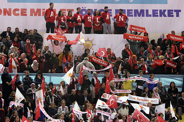 Cumhurbaşkanı Erdoğan AK Parti'nin İzmir adaylarını açıkladı