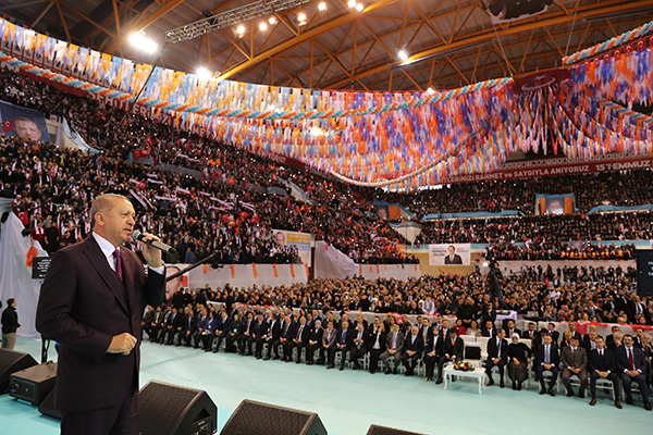 Cumhurbaşkanı Erdoğan AK Parti'nin İzmir adaylarını açıkladı